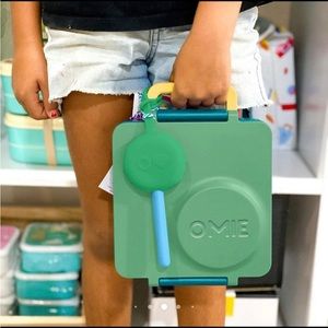 ❤️SOLD❤️NEW OMIE BOX SET- green